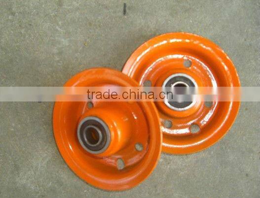 Metal rim for wheelbarrow wheels