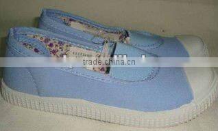 Teener canvas shoes