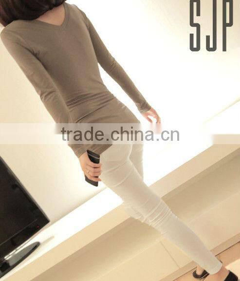 white tight fitted blank t-shirts women