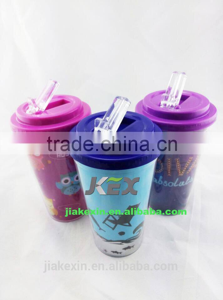Double wall plastic straw mug with paper instert