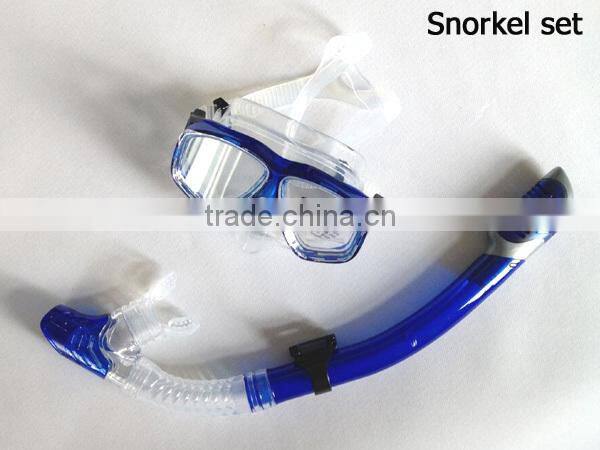 Snorkeling snorkel set