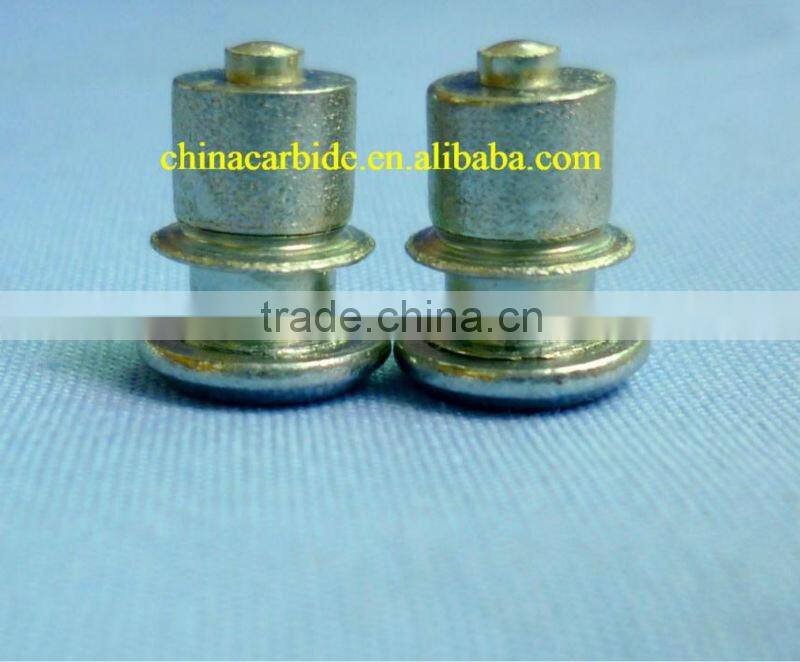 snow tire studs to prevent cars for slipping