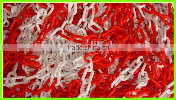 roadway reflective safety warning chain