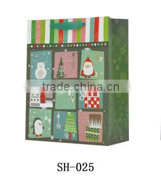 New products stock christmas gift paper bag with handles supplier and manufacture made in china