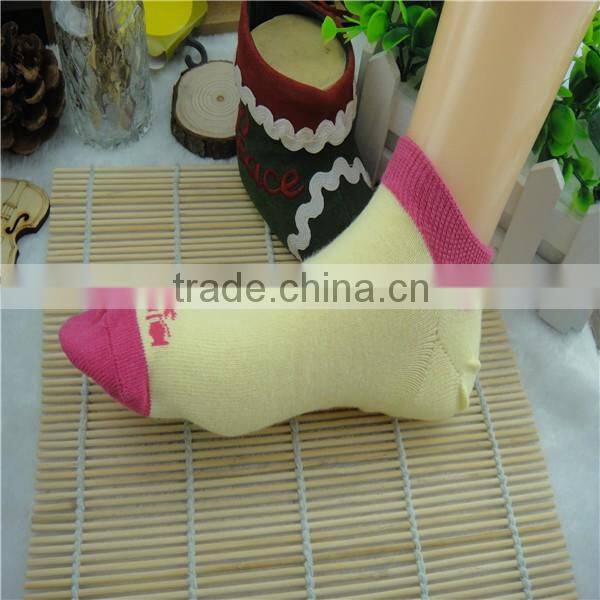 Factory Custom High quality 0-3years old baby ankle socks, yellow color and red in the bottom