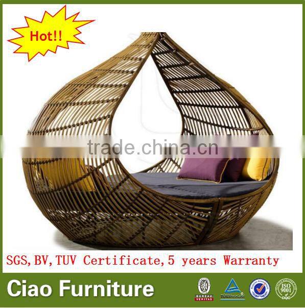 Latest design daybed with canopy rattan sofa bed garden patio furniture