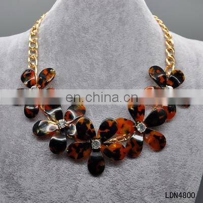 Bib and foral orange pendant with transperament crystal bib necklace jewelry
