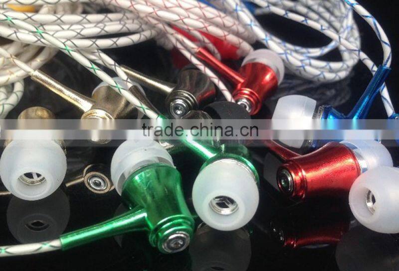 Metal Head Cheap Colorful Earphones Headset LED Flash Night Light Noctilucent Earphone With Clip Mic For Smart Phone