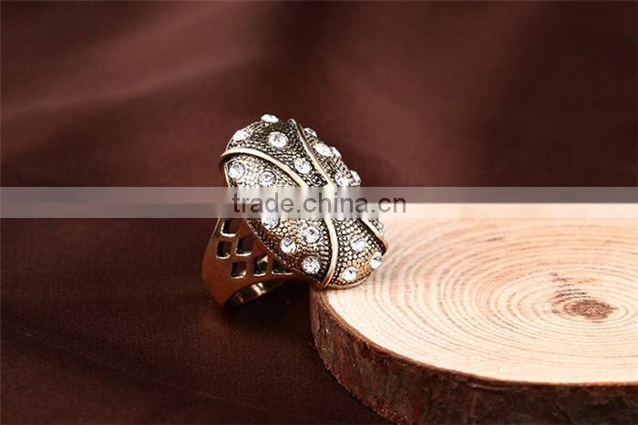 China wholesale cheap jewelry zinc alloy vintage rhinestone full jewelled fomger ring