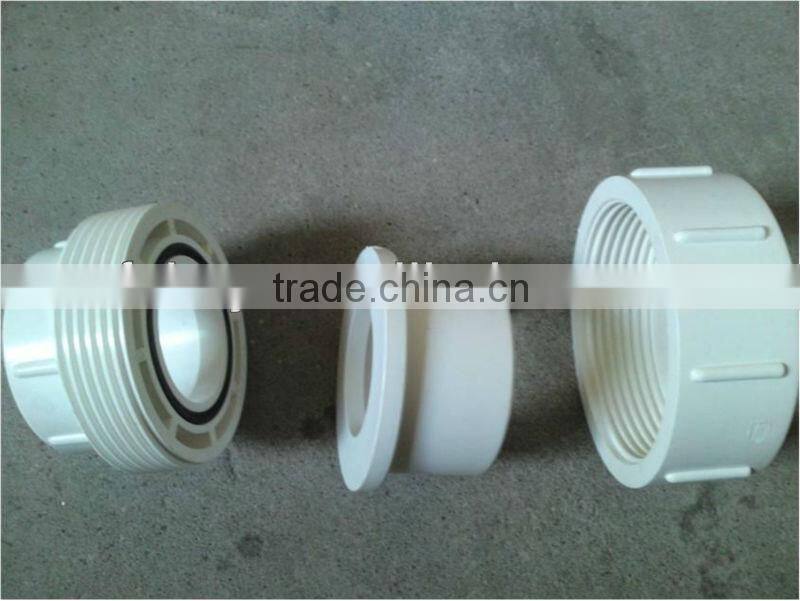 Heat exchanger for swimming pool with PVC shell titanium coil