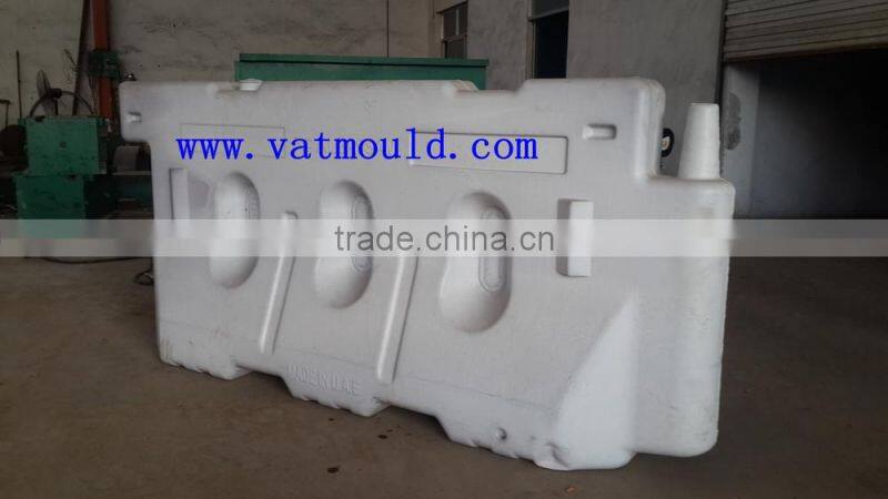 2015 new style fast production speed professional manufacturer road traffic barrier blow mould