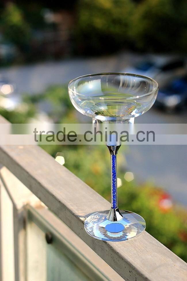 Stocked,Eco-Friendly Feature and Glass Drinkware Type Diamond Shaped Whisky Glass Gold Color Stem Using Wendding