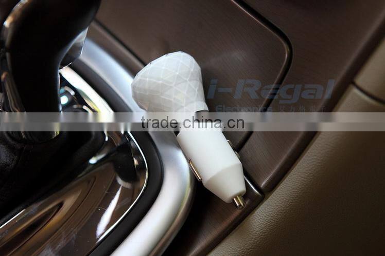 2015 New Arrival Phone Tablet dual usb car charger with 12v socket