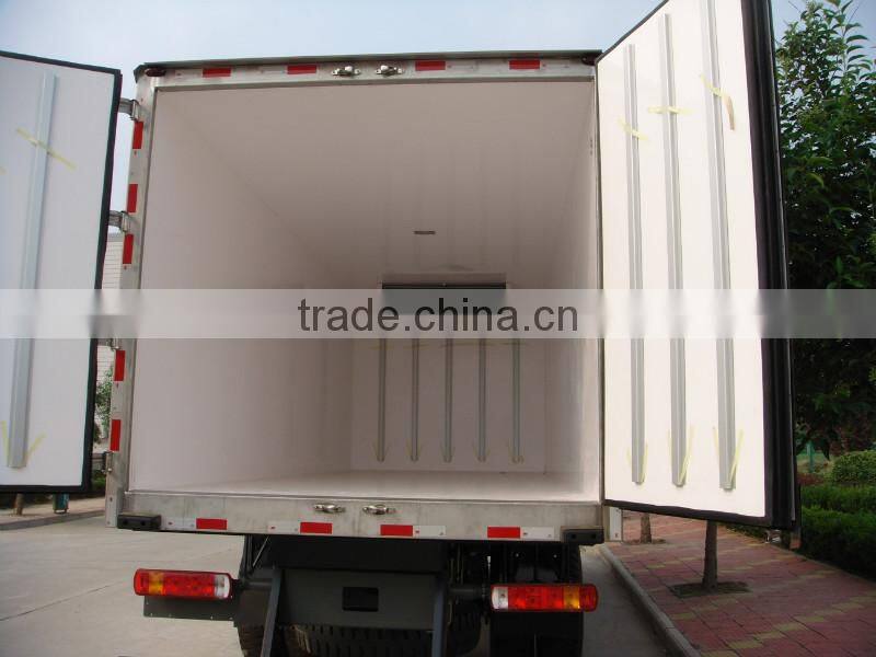 QINGZHUAN 3.3T FAW Refrigerator truck Fridge for truck China manufacturer