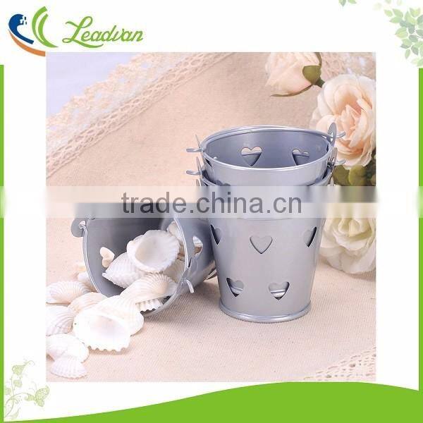 New design small candy buckets wedding pails party favor metal bucket with hollow hearts