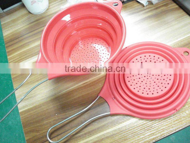 PDF folding stainless steel handle silicone strainer