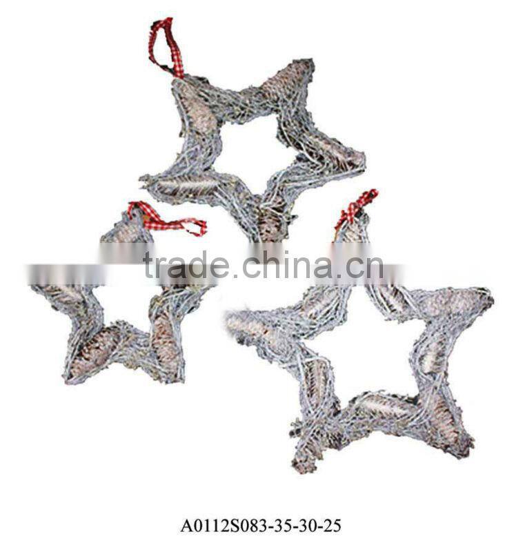 christmas tree decoration with pinecone