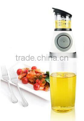 KITCHEN CREATIVE PRESS MEASURE OIL DISPENSER/GLASS OIL AND VINEGAR BOTTLE AS SEEN ON TV
