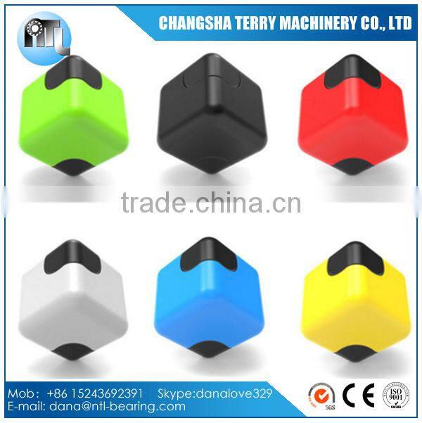 2017 new plastic magic cube spinner