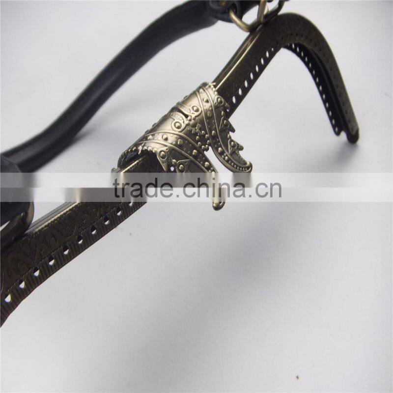 Antique brass handbag frame metal handbags sewing frame for bags with an elegant lock and leather handles