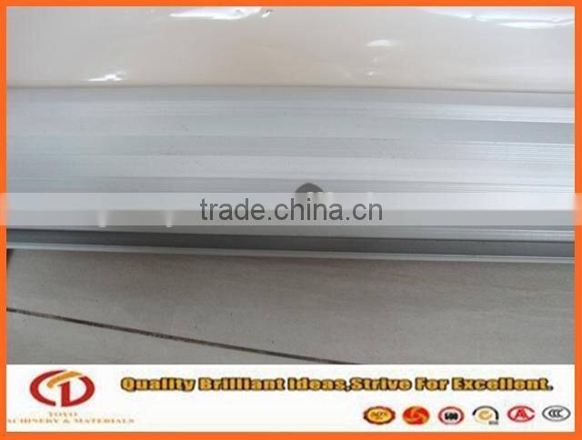 Retractable roll down banner