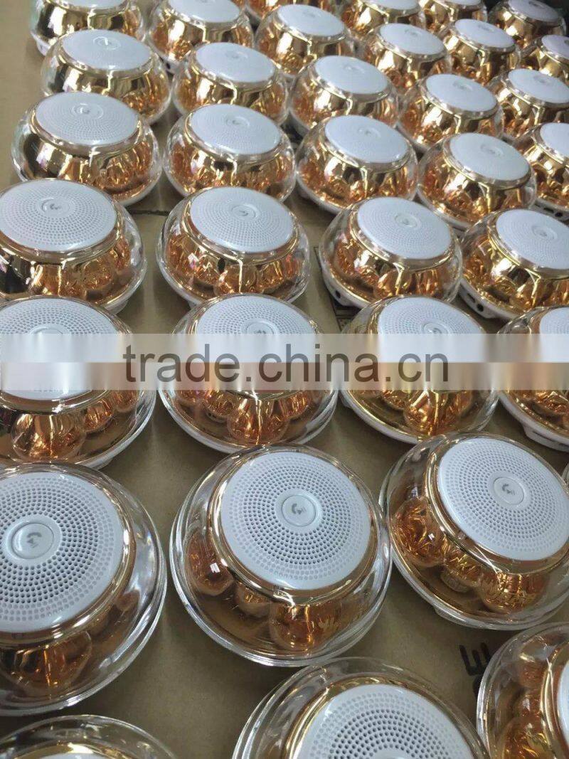 High quality stereo wireless bluetooth speaker support FM radio/TF card/Self-photo