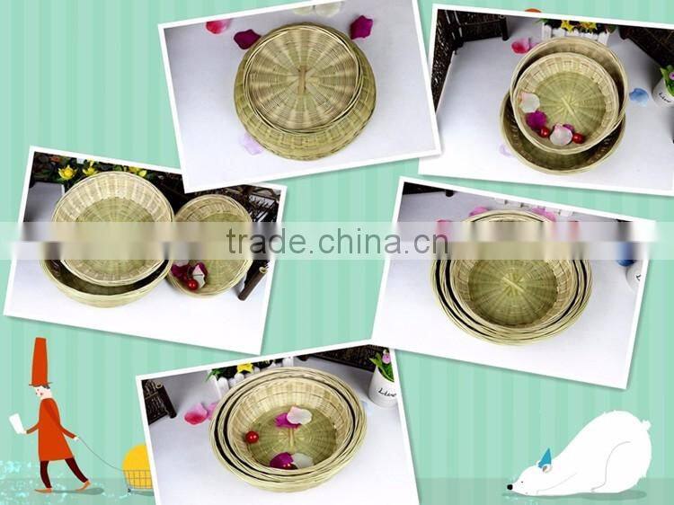 Weaving fresh vegetable and fruit bamboo storage basket