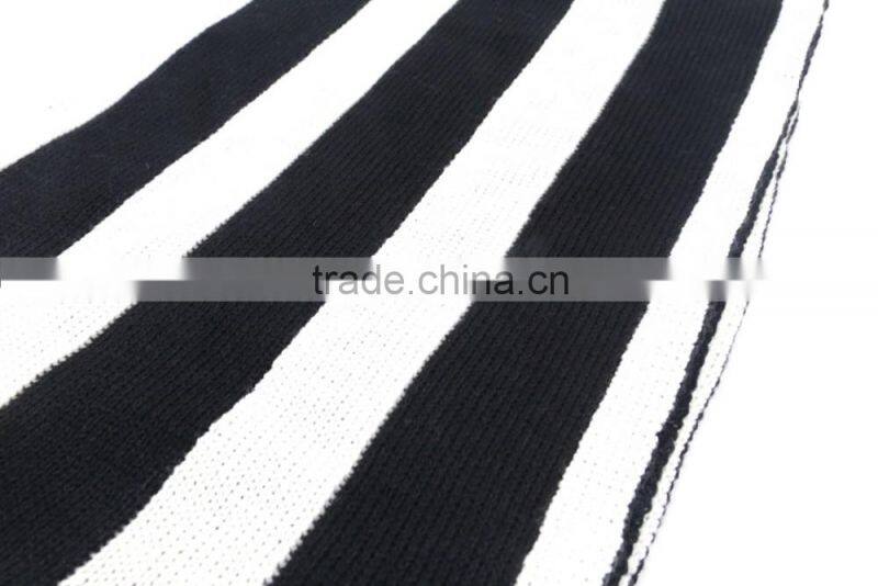 Unisex Black and white Striped heavy knit scarf