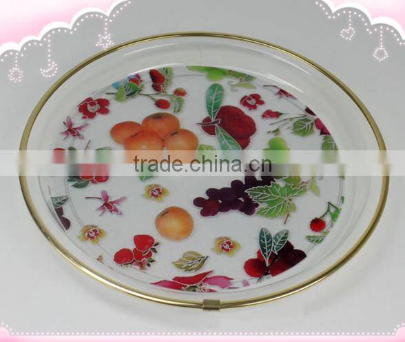 plastic round and fruit plate