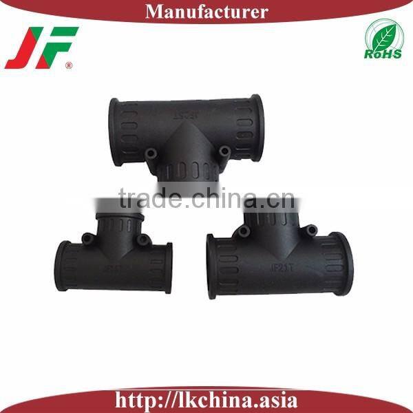 Flexible conduit pipe elbow/quick connector