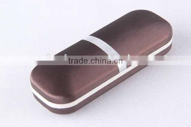 Plastic glasses box with metal strip and magnet PU glasses case