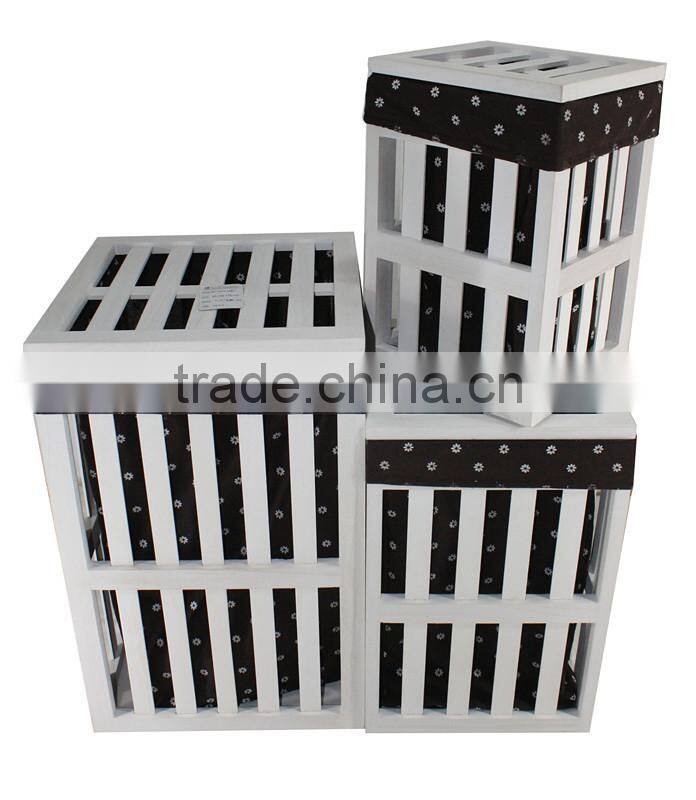 Set of 3 square wood crates with lid and liner, black finish