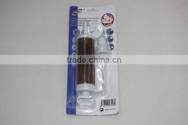 16 IN 1 DELUXE CRYSTAL CAKE DECORATOR SET