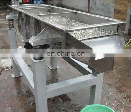 vibrating soybean sprout skin peeling machine