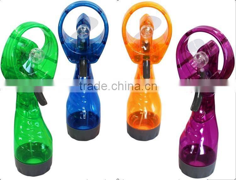 Battery operated mini water mist fan/ cooling fan/water bottle spray fan