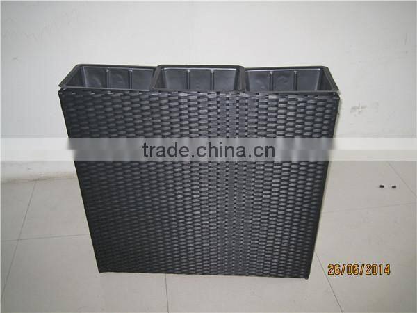 2015 Fashionable wicker frame outdoor flower pot