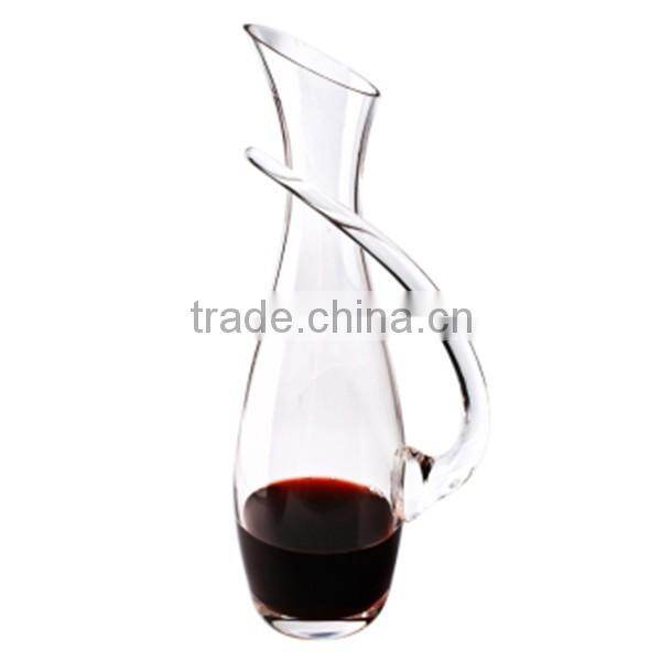Mouth blown transparent crystal dipped finish wine decanter with handle