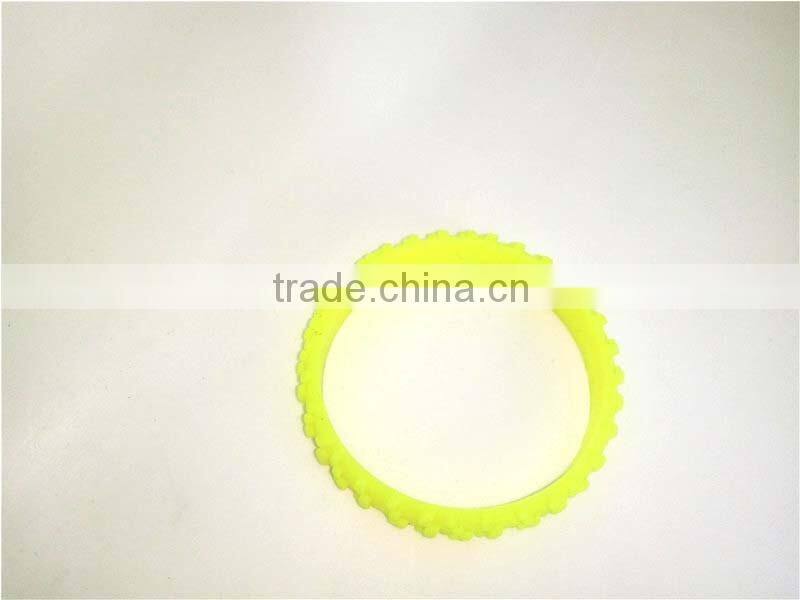 Popular Yellow Rubber Bracelet Silicone Hand Chain for Girls Made in China