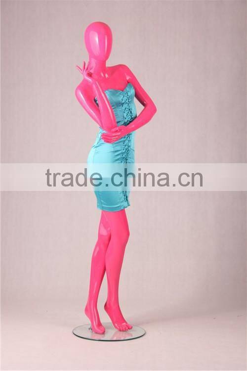 Christmas window display women mannequins with abstract face