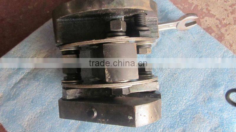 universal joint iron ,it is very useful for you.(on test bench)