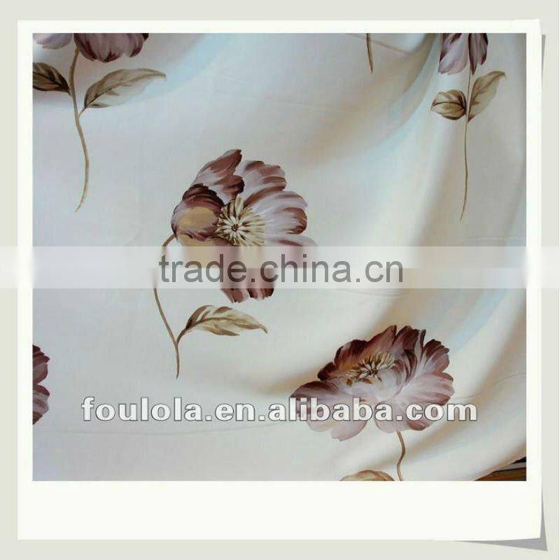 Polyester Printed Red and White Curtains Matching Bedding