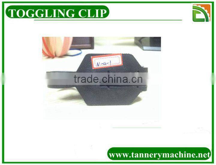 special clip use for leather toggling machine