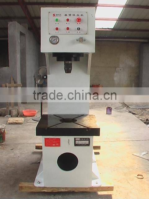 2017 new type YQ41-500T Single-column hydraulic press machine