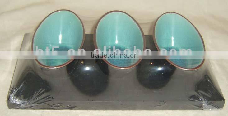 Set of 3 blue oval ceramic tapas bowls with wooden tray