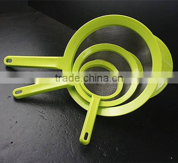 43022 Set of 3 Fine Mesh Stainless Steel Strainers with pp handle