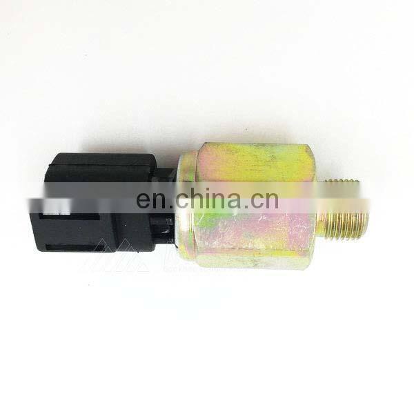 70180319 Diesel Engine Oil Pressure Switch 70180319 diesel engine truck parts