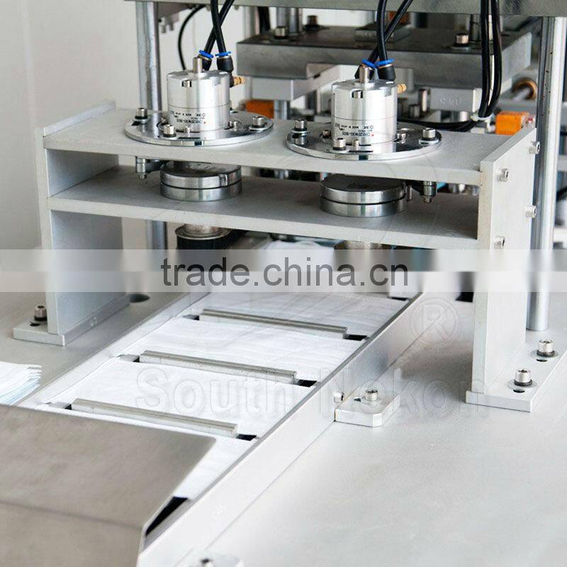 Auto feeding mask welding machine