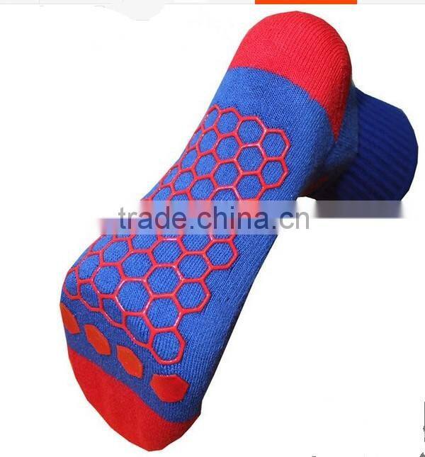 Promotional Items Cotton Grid Anti-slip Basketball Socks Sports Soccer Socks