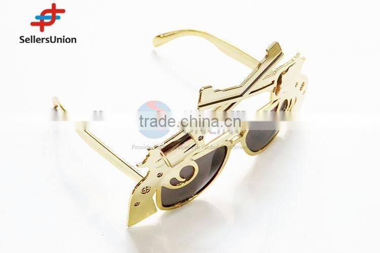 No.1 yiwu exporting commission agent wanted golden color unique gun design party glasses