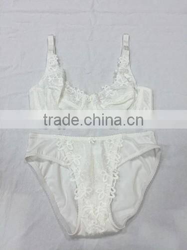 China Underwear factory Women Embroidery Lace Bra Brassiere with panty set